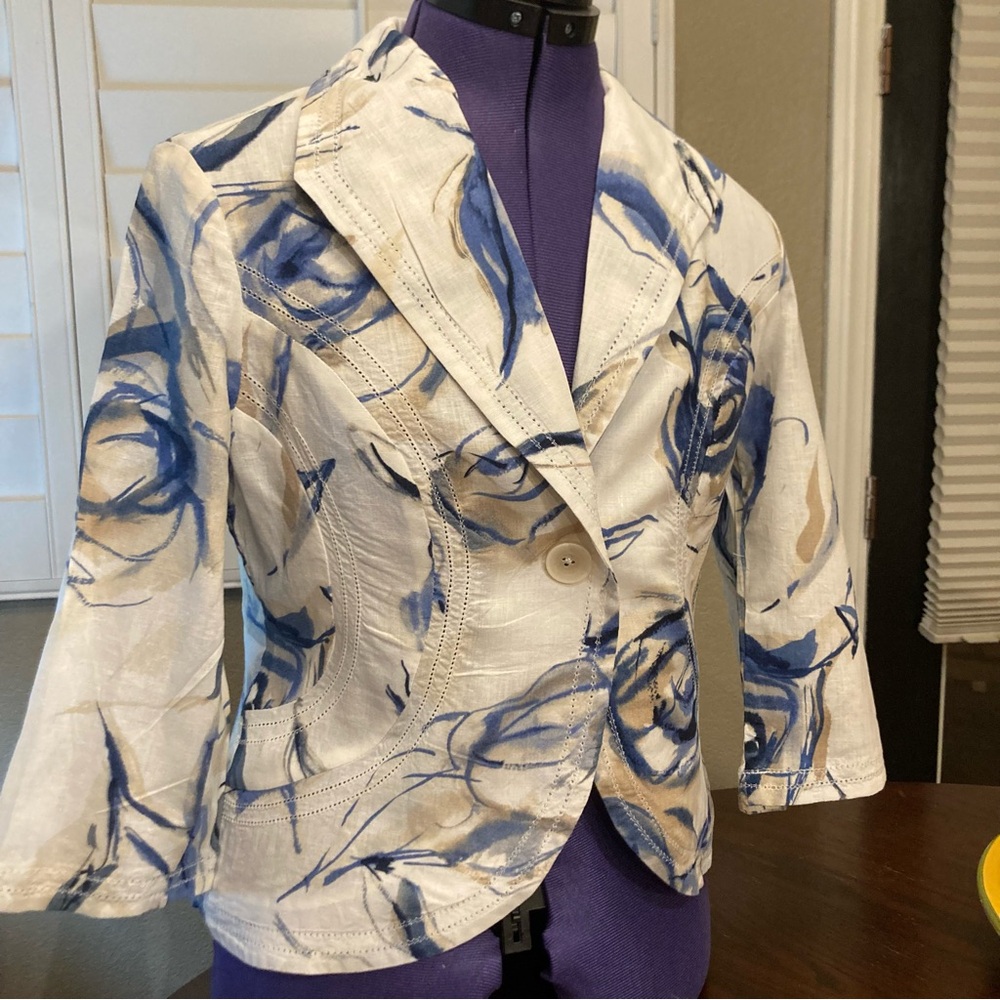 Coldwater Creek, lightweight white and blue blazer, size P8
